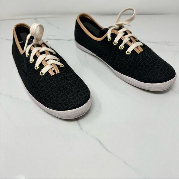 Tommy Hilfiger Sneakers- Size 8.5 - Picture 4 of 14